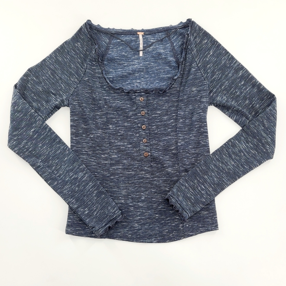 FREE PEOPLE HENLEY STYLE LONG SLEEVE TOP SIZE XS